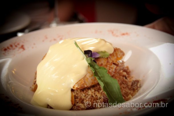 Dourado do Mar com Farofa Crocante de Banana e Espuma de Tônica Dourado do Mar com Farofa Crocante de Banana e Espuma de Tônica