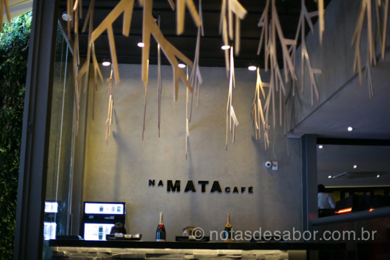 Recepção e Caixa do Na Mata Café